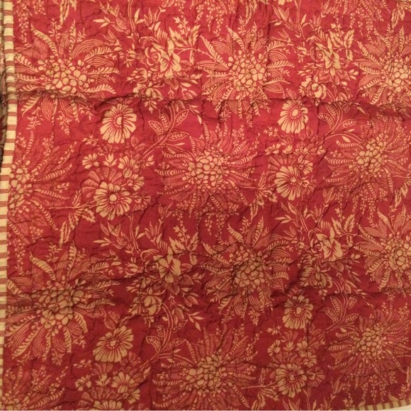 Duvet Cover 2 shams. King duvet with 1 king and 1 standard size sham. RH - Picture 3 of 7